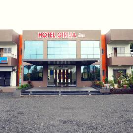 Hotel Girija, khách sạn ở Junnar