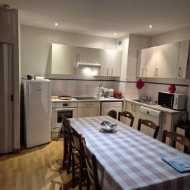 Appartement duplex 8/10 pers à 150m télécabine - FR-1-234-353, hotel in Cauterets
