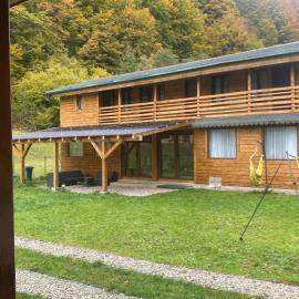 Natural e Simplu, hotel in Petroşani