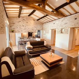La Grange, cocon de douceur, calme et campagne, hotel in La Chapelle-du-Genêt