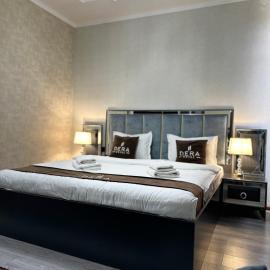 Hotel Dera Bukhara، فندق في بوكسورو