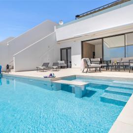 Villa Ezzio Los Alcazares, hotel in Los Alcázares
