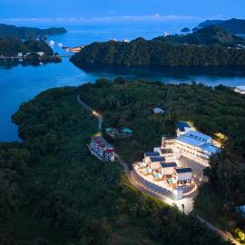 Palau Mangrove Hotel，科羅的飯店