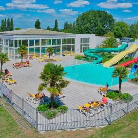 Camping 4 étoiles Les Amiaux - Tente bungalow équipée 23m2 - Piscines - 900m plage - Sezonia, hotel in Saint-Jean-de-Monts