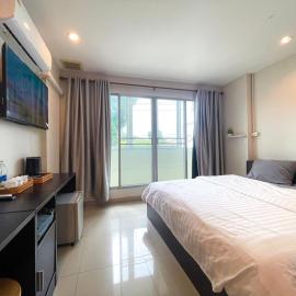 U Dee Room and Coffee, hotel di Kanchanaburi