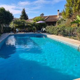 L'Ecrin des Alpilles، فندق في جرافيزون