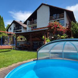 Dům Jaroslava, hotel a Černý Dŭl