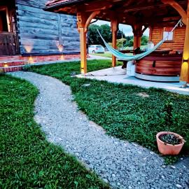 Wood & Hills Heritage Retreat with Private Spa, hotel in Vukomerić
