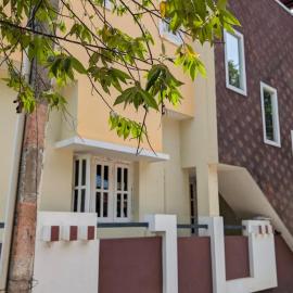 Janani service apartment, hotel in Kushālnagar