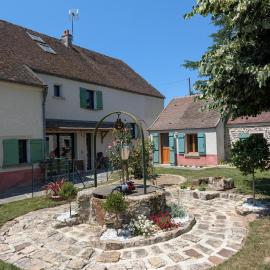 Studio cosy dans le cœur de la brie proche de disney, hotel in Pézarches