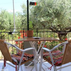 Rentoulia Apartments, hotel u gradu Poulithra