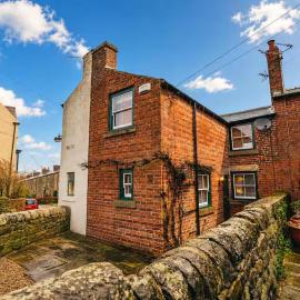 Cosy 2-Bed Cottage with Log-Burner and Garden, hôtel à Belper