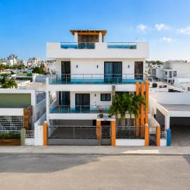 Luxury 8-bed villa, pool & ocean view