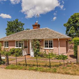 Recently renovated Lodge Cottage, Quantocks, hotel in West Bagborough