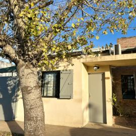 La Casita de Levene en Lobos, hotelli kohteessa Lobos