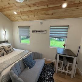 Equestrian lakefront cabin
