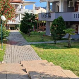 On the Wave Family Apartment, hotel di Chrysi Ammoudia