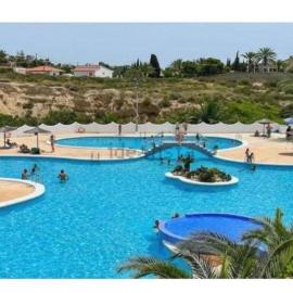 Piscina y mar Campello