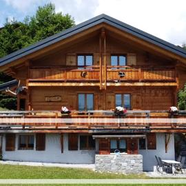 Chalet Ecureuil à Champoussin - Portes du Soleil, hotel in Champoussin