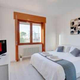 2 min Gorizia Centre - Design, Balcony and Wi-Fi