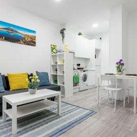 Apartment 1 Coslada Metro 6pax, hotel in Coslada