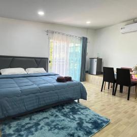 บ้านพอดีโฮมสเตย์ทองผาภูมิ -กาญจนบุรี, khách sạn ở Ban Diso