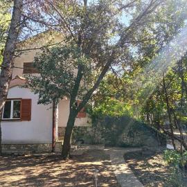 Pine Breeze, hotel a Punat
