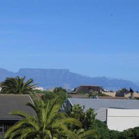 Melkbos Beach Cottage, hotel in Melkbosstrand
