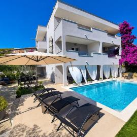 Paulina Harmony Rooms, hotel in Seget Vranjica