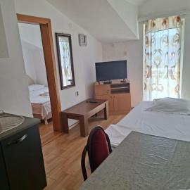 Apartmani Lazić No 9, hotel in Gracanica