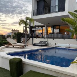 Villa Riviera