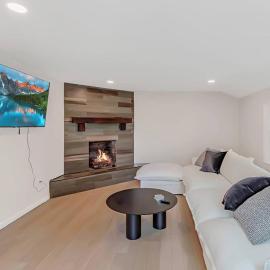 Modern 3BR With Big Kitchen & TV Rm
