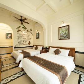 XaTa Lake Homestay by Lotus Serenity Pond, hotel in Thôn Kim Long (1)