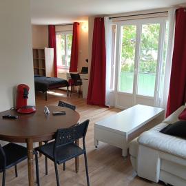 Loft EDF CEA DTG UFPI SCHNEIDER, hotel u gradu Saint-Martin-le-Vinoux