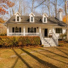 Woodland Retreat - Modern Comfort Near Nashville: Kingston Springs şehrinde bir otel
