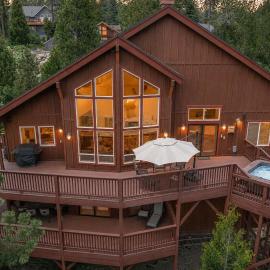 Shaver Dreamin - Mountain Views, Hot Tub Nights, hotel a Shaver Lake