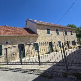 Lovreć में, होटल Old Stone House