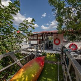 Charmante cabine dans péniche avec terrasse privée et vue imprenable, hotel La Mulatière-ben