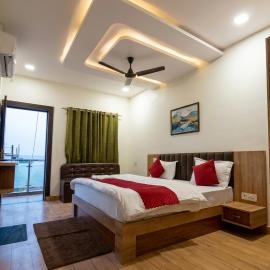 Hotel Padma Residency, ξενοδοχείο σε Datia