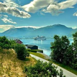 Casa Hauge BnB Double Room, hotel sa Sandane