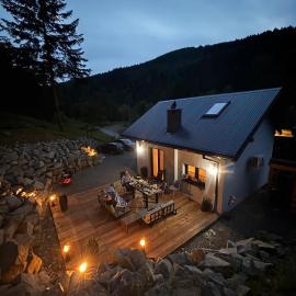 Domek pod Głazami, hotel a Ostre