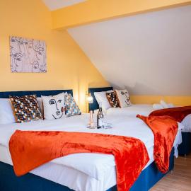 Nr Delapré Abbey - Free Parking - Contractor Stays - Sleeps 10