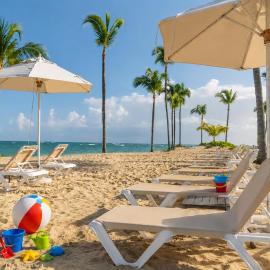 2BR Family Escape, Beach, Pools & Playa Dorada, hotel v destinácii Puerto Plata