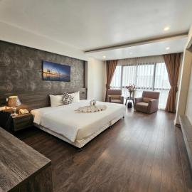 Moon Luxury Hotel