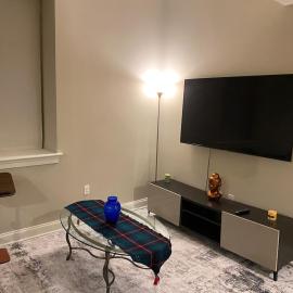 The Charm City, Modern Comfort