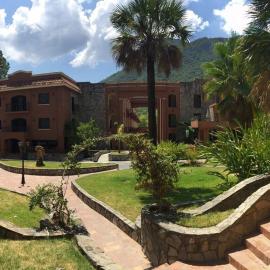 Hotel Hacienda Cola del Caballo, khách sạn ở Santiago