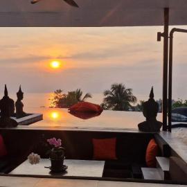 Luxury 5 bedroom villa Infinity pool Sea view, hotel a Haad Yao
