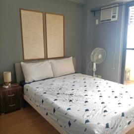 2 BR near NAIA SM BF Pool Balcony 6 guest、マニラのホテル