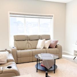 Vacation rental home -1min to highway, hótel í Edmonton