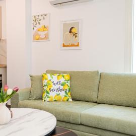Green Almond's Family Apartment、Orfánionのホテル